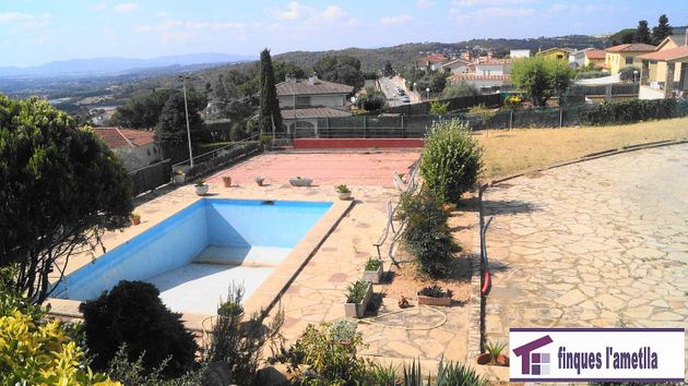 Foto 2 de Xalet en venda a Bigues de 6 habitacions amb terrassa i piscina