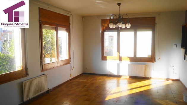 Foto 2 de Xalet en venda a Ametlla del Vallès, l´ de 3 habitacions amb terrassa i jardí