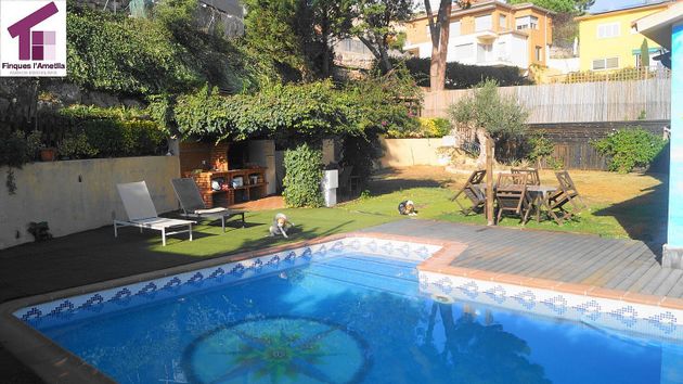 Foto 2 de Xalet en venda a Bigues de 4 habitacions amb terrassa i piscina