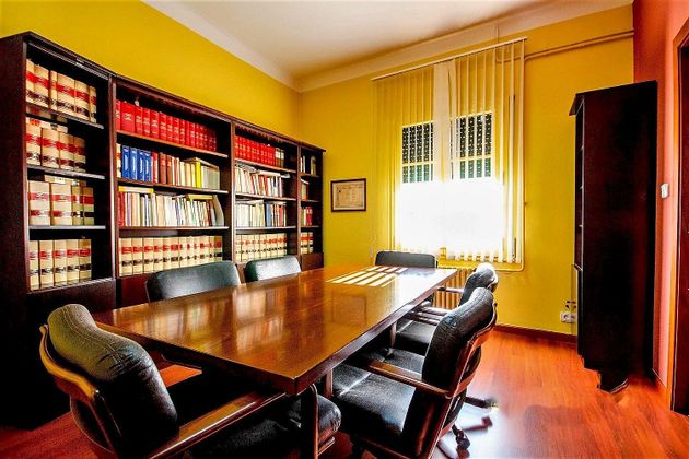 Foto 1 de Oficina en venda a Centre - Figueres amb aire acondicionat i calefacció