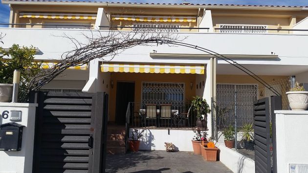 Foto 2 de Casa en venda a calle Rafael Alberti de 3 habitacions amb terrassa i piscina