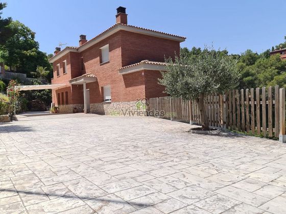Foto 2 de Xalet en venda a Cervelló de 5 habitacions amb terrassa i garatge