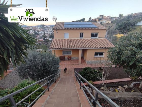 Foto 2 de Xalet en venda a Vallirana de 4 habitacions amb terrassa i piscina