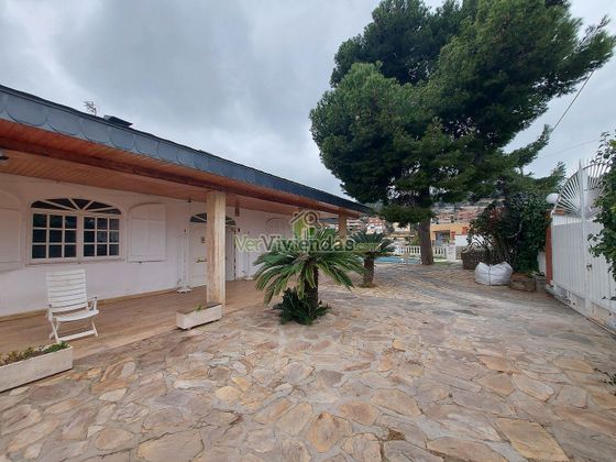 Foto 2 de Xalet en venda a Santa Coloma de Cervelló de 3 habitacions amb terrassa i piscina