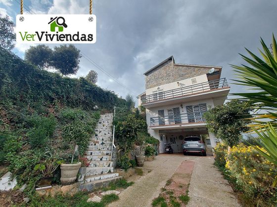 Foto 1 de Venta de chalet en Torrelles de Llobregat de 5 habitaciones con terraza y garaje