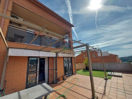 Foto 2 de Casa adossada en venda a Sant Vicenç dels Horts de 5 habitacions amb terrassa i garatge