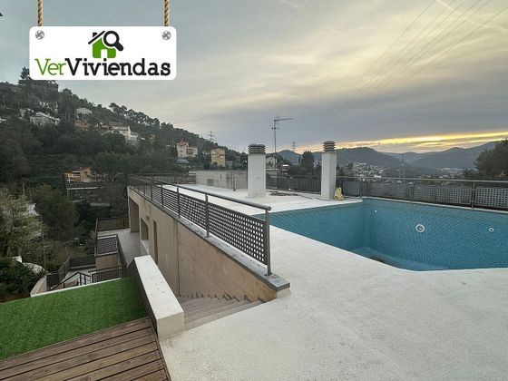Foto 1 de Chalet en venta en Cervelló de 5 habitaciones con terraza y piscina