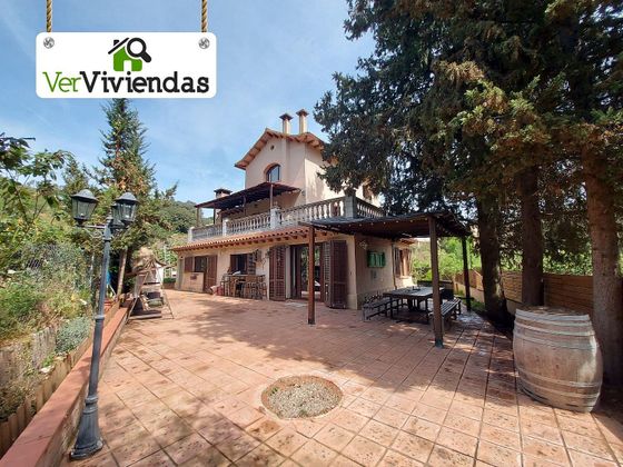 Foto 1 de Xalet en venda a Torrelles de Llobregat de 5 habitacions amb terrassa i jardí