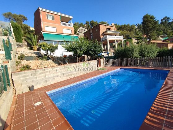 Foto 2 de Xalet en venda a Vallirana de 7 habitacions amb terrassa i piscina