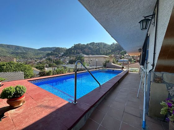 Foto 2 de Chalet en venta en Vallirana de 6 habitaciones con terraza y piscina