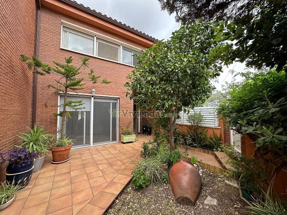 Foto 2 de Casa adossada en venda a Vallirana de 4 habitacions amb terrassa i garatge