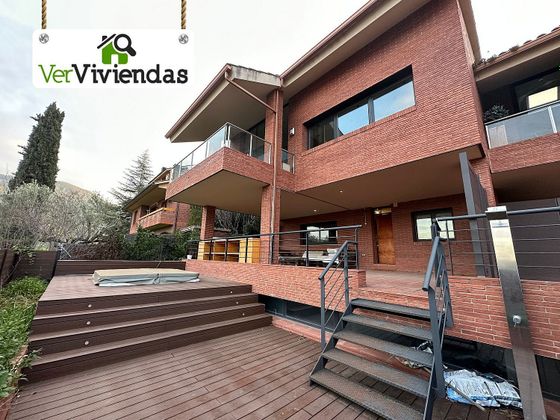 Foto 1 de Casa adossada en venda a Corbera de Llobregat de 4 habitacions amb terrassa i garatge