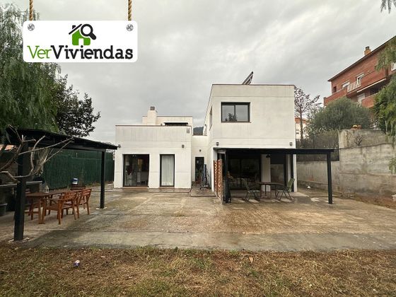 Foto 1 de Xalet en venda a Cervelló de 4 habitacions amb terrassa i garatge