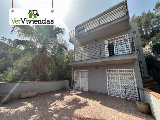 Foto 1 de Xalet en venda a Corbera de Llobregat de 4 habitacions amb terrassa i garatge