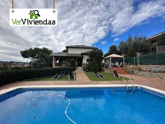 Foto 1 de Venta de chalet en Corbera de Llobregat de 4 habitaciones con terraza y piscina