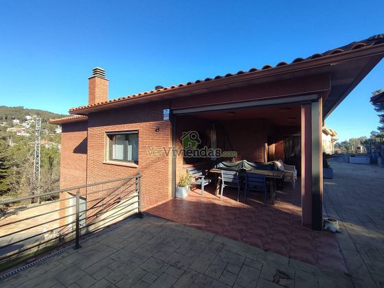 Foto 2 de Chalet en venta en Vallirana de 4 habitaciones con terraza y garaje