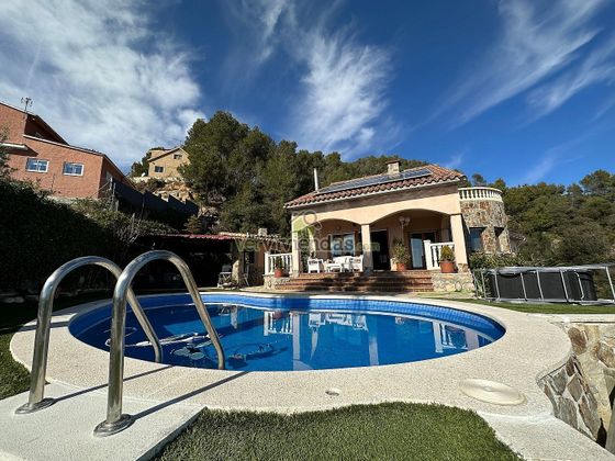 Foto 2 de Xalet en venda a Corbera de Llobregat de 5 habitacions amb terrassa i piscina