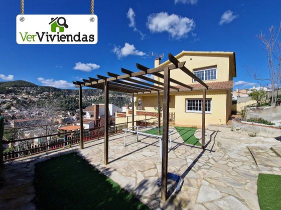 Foto 1 de Xalet en venda a Vallirana de 4 habitacions amb terrassa i garatge