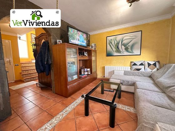 Foto 1 de Casa adosada en venta en Sant Vicenç dels Horts de 4 habitaciones con terraza y garaje