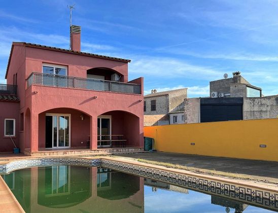 Foto 2 de Venta de chalet en Torroella de Fluvià de 4 habitaciones con terraza y piscina