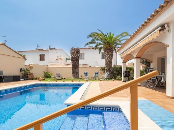 Foto 2 de Venta de chalet en Escala, L´ de 3 habitaciones con terraza y piscina