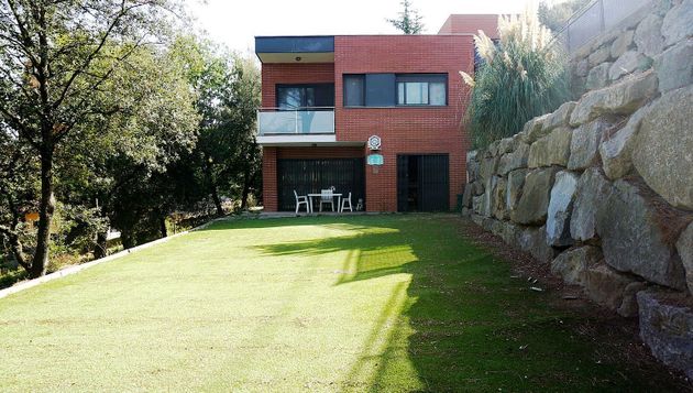 Foto 1 de Venta de chalet en Vilanova del Vallès de 4 habitaciones con terraza y jardín