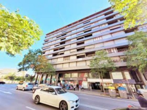 Foto 1 de Piso en venta en Centre - Girona de 3 habitaciones con terraza y balcón