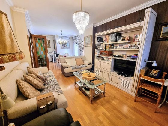 Foto 1 de Pis en venda a calle Vila Antònia de 4 habitacions amb garatge i mobles