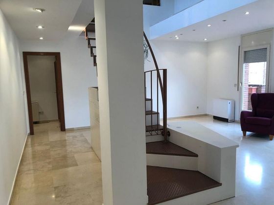 Foto 2 de Dúplex en venda a calle Bonaire de 4 habitacions amb terrassa i balcó