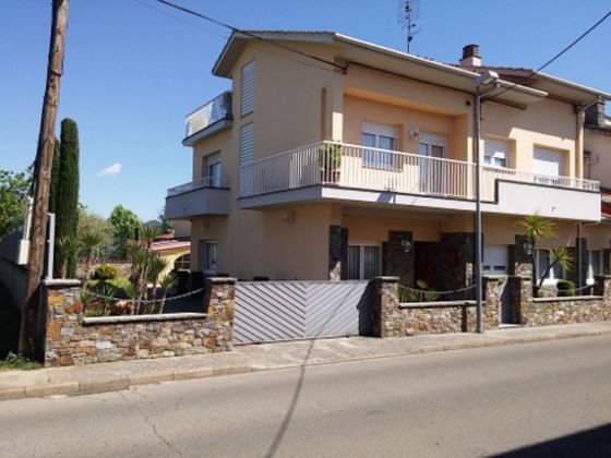 Foto 2 de Xalet en venda a calle Ginebre de 5 habitacions amb terrassa i garatge