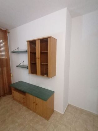 Foto 2 de Piso en alquiler en Centre Històric - Rambla Ferran - Estació de 1 habitación con muebles y aire acondicionado