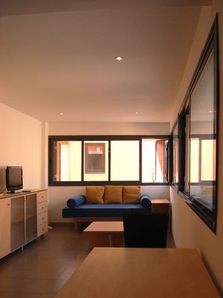 Foto 1 de Estudio en alquiler en Centre Històric - Rambla Ferran - Estació con muebles y ascensor