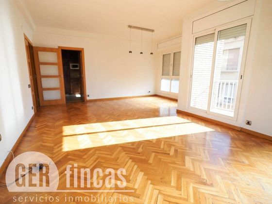 Foto 1 de Pis en venda a Centre - Sabadell de 4 habitacions amb garatge i balcó
