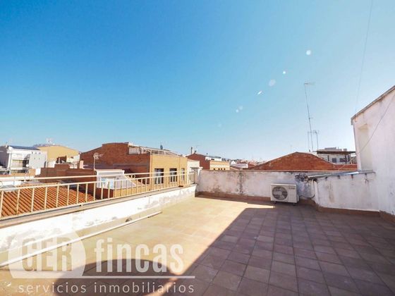 Foto 1 de Pis en venda a Poble Nou - Zona Esportiva de 3 habitacions amb terrassa i balcó