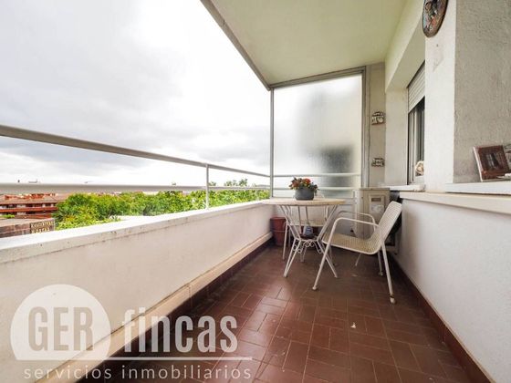 Foto 1 de Piso en venta en Ca n'Aurell de 4 habitaciones con balcón y calefacción