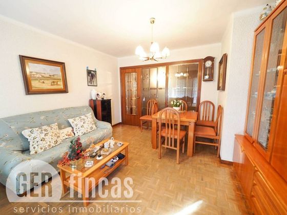 Foto 2 de Piso en venta en Les Torres - Ca n'Alzamora de 4 habitaciones con balcón y calefacción