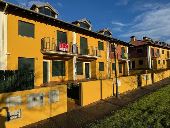 Foto 1 de Casa en venda a calle La Piedra del Cormoran de 4 habitacions amb piscina i garatge