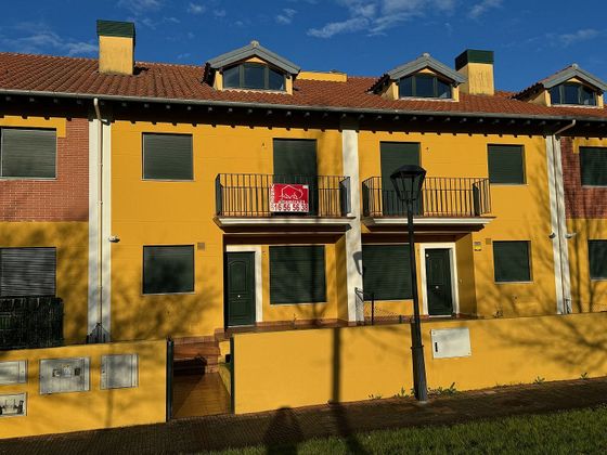 Foto 2 de Casa en venda a calle La Piedra del Cormoran de 4 habitacions amb piscina i garatge