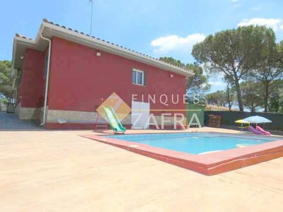 Foto 2 de Xalet en venda a calle Llac del Cisne de 4 habitacions amb terrassa i piscina