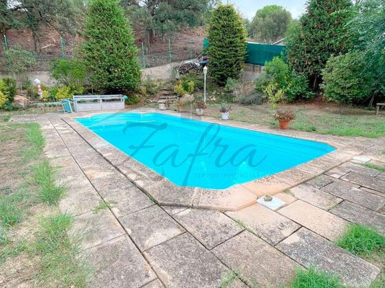 Foto 1 de Chalet en venta en Montbarbat de 4 habitaciones con terraza y piscina