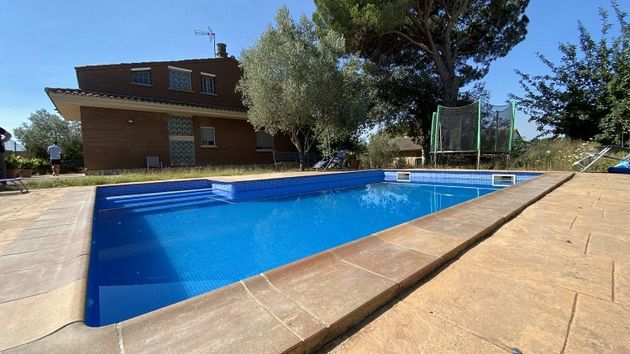 Foto 1 de Xalet en venda a Sils de 5 habitacions amb terrassa i piscina