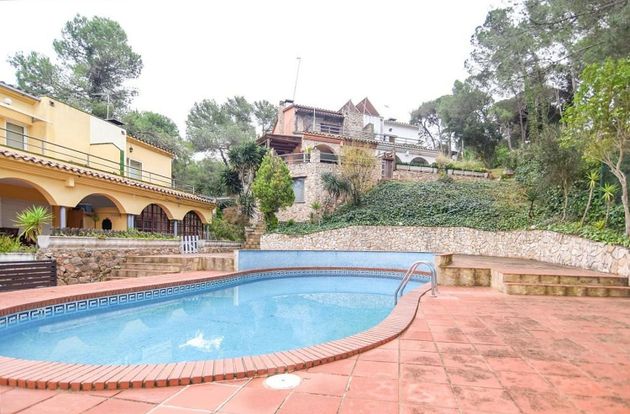 Foto 1 de Venta de casa en calle Serrallarga de 4 habitaciones con terraza y piscina