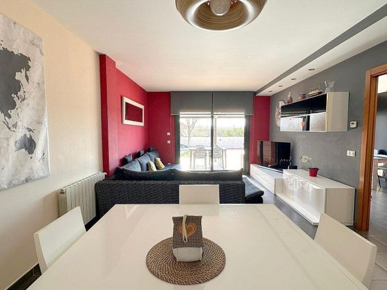 Foto 2 de Casa adossada en venda a Vidreres de 3 habitacions amb terrassa i garatge