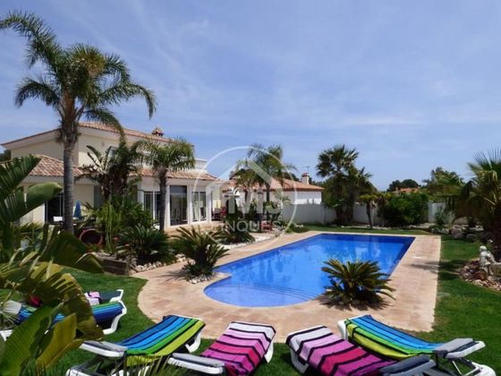 Foto 1 de Venta de chalet en Casalot de 9 habitaciones con terraza y piscina