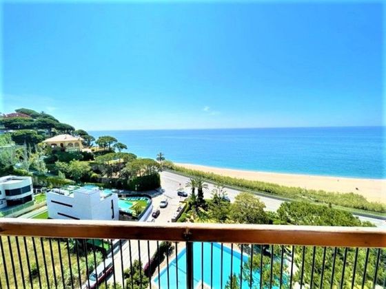 Foto 1 de Ático en venta en Sant Pol de Mar de 4 habitaciones con terraza y piscina