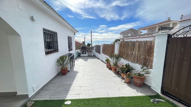 Foto 2 de Venta de chalet en Sant Cebrià de Vallalta de 5 habitaciones con terraza y jardín