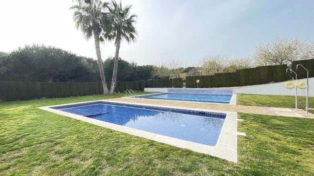 Foto 1 de Casa adosada en venta en Sant Pol de Mar de 3 habitaciones con terraza y piscina