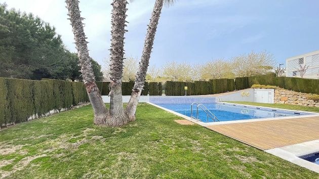 Foto 2 de Casa adosada en venta en Sant Pol de Mar de 3 habitaciones con terraza y piscina