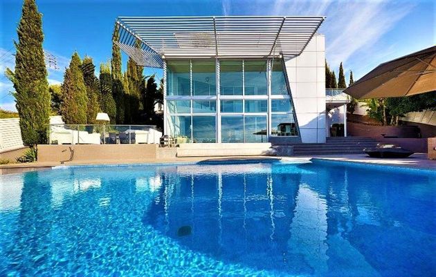 Foto 1 de Xalet en venda a calle Malvasia de 5 habitacions amb terrassa i piscina