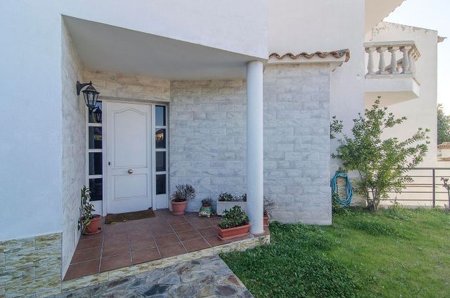 Foto 2 de Casa en venda a calle Josep Roig i Piera de 4 habitacions amb terrassa i piscina